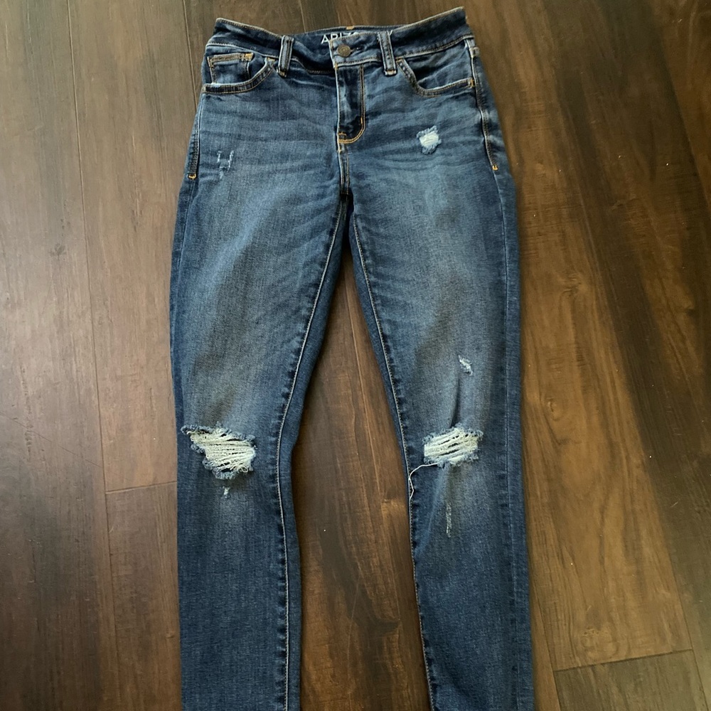 Skinny Jeans from Arizona Jeans Co. Size 1. pre-ripped. Very good condition.
